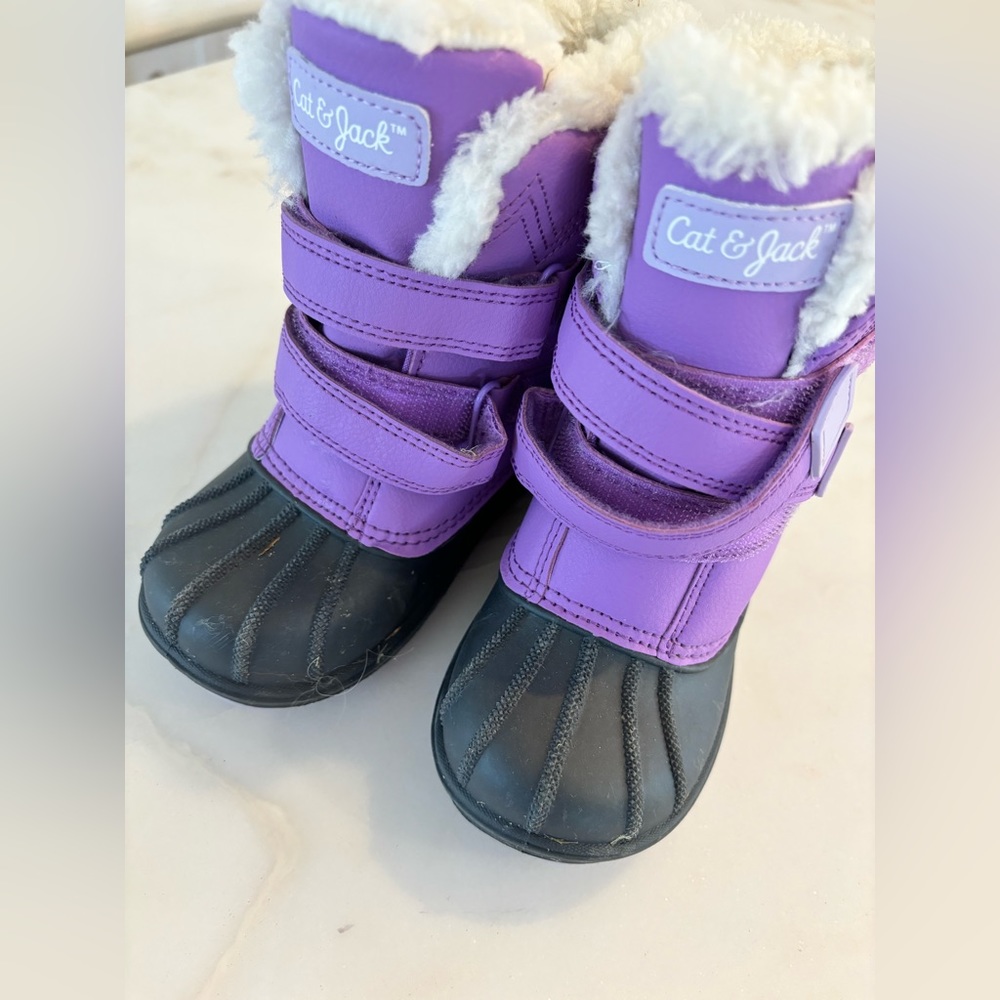 Girls Cat& Jack Winter Boots. Worn Once.